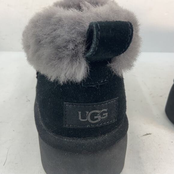 UGG Black and Gray Women's Shoes - Picture 6 of 8
